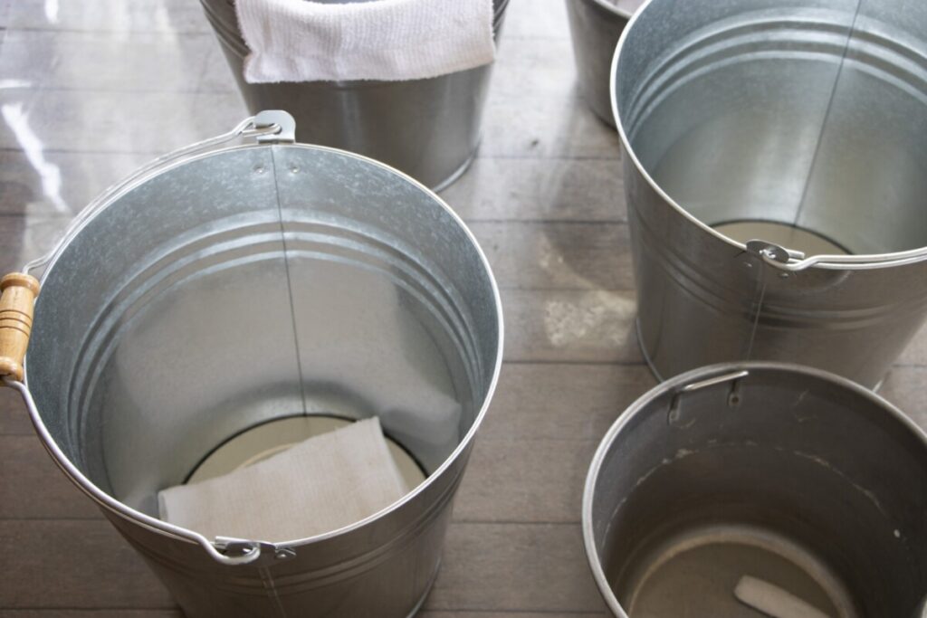 雨漏りになったけど修理費用は?!応急処置や費用を抑えるポイントは?