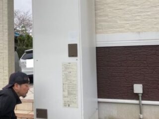 設置されていたのは電気温水器で、エコキュートではありませんでした