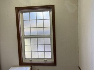 窓周りのクロスも丁寧に施工しています