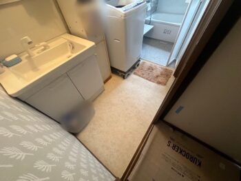 洗面化粧台まわりもすっきりとした印象に