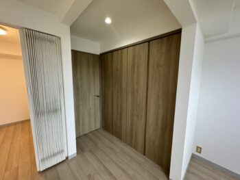 新しい収納ドアも設置いたしました