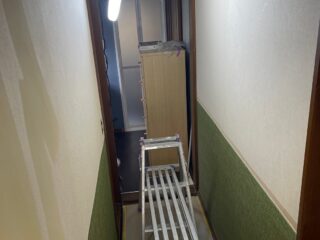 コーナー部分は特に繊細な作業が必要なため、職人の手作業で仕上げています